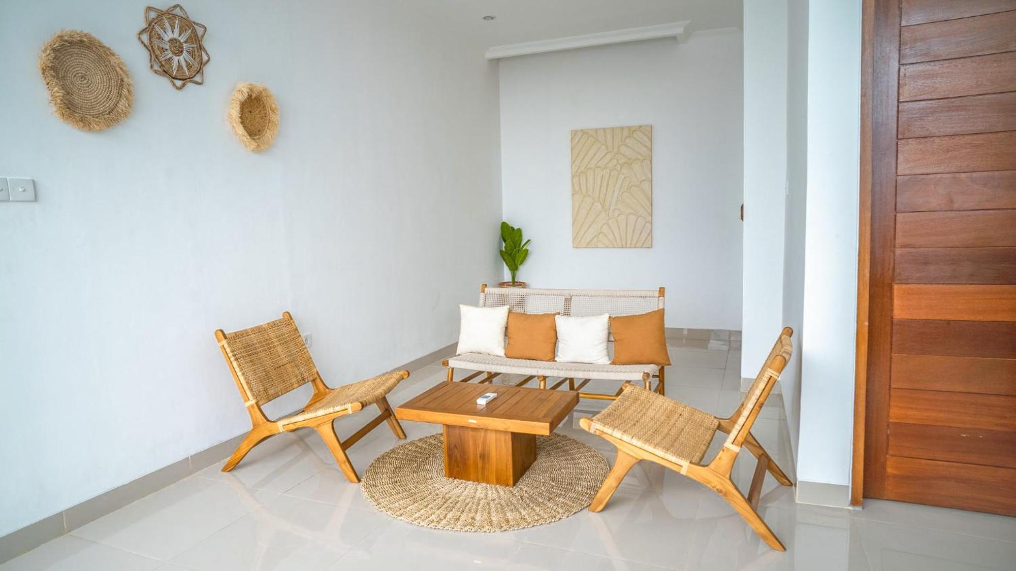 Villa The Sun Canggu, Near Berawa Canggu (Bali)